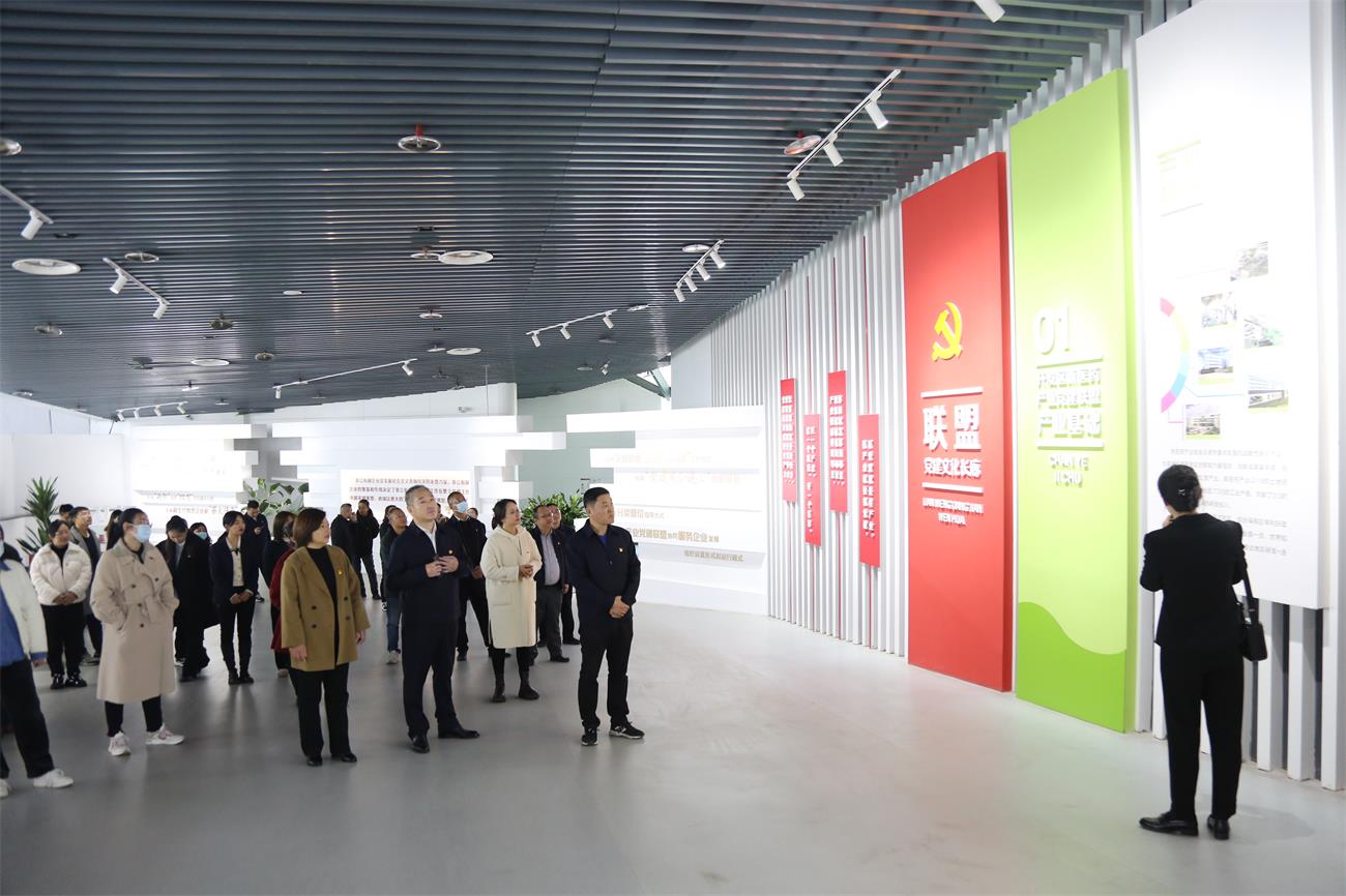 1700552963204083511.jpg 0O6A2896.jpg